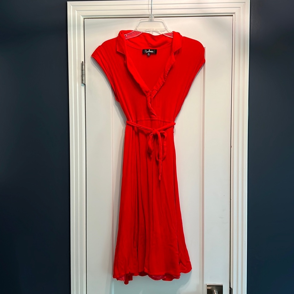 Lulu’s Belted Midi Dress